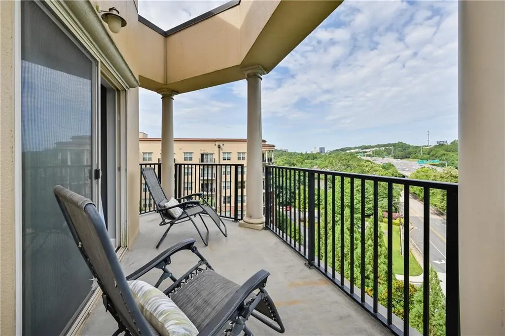 200 River Vista Drive Unit 702, Atlanta, Georgia 30339, 2 Bedrooms Bedrooms, ,2 BathroomsBathrooms,Residential,Sold,200 River Vista Drive Unit 702,6746701