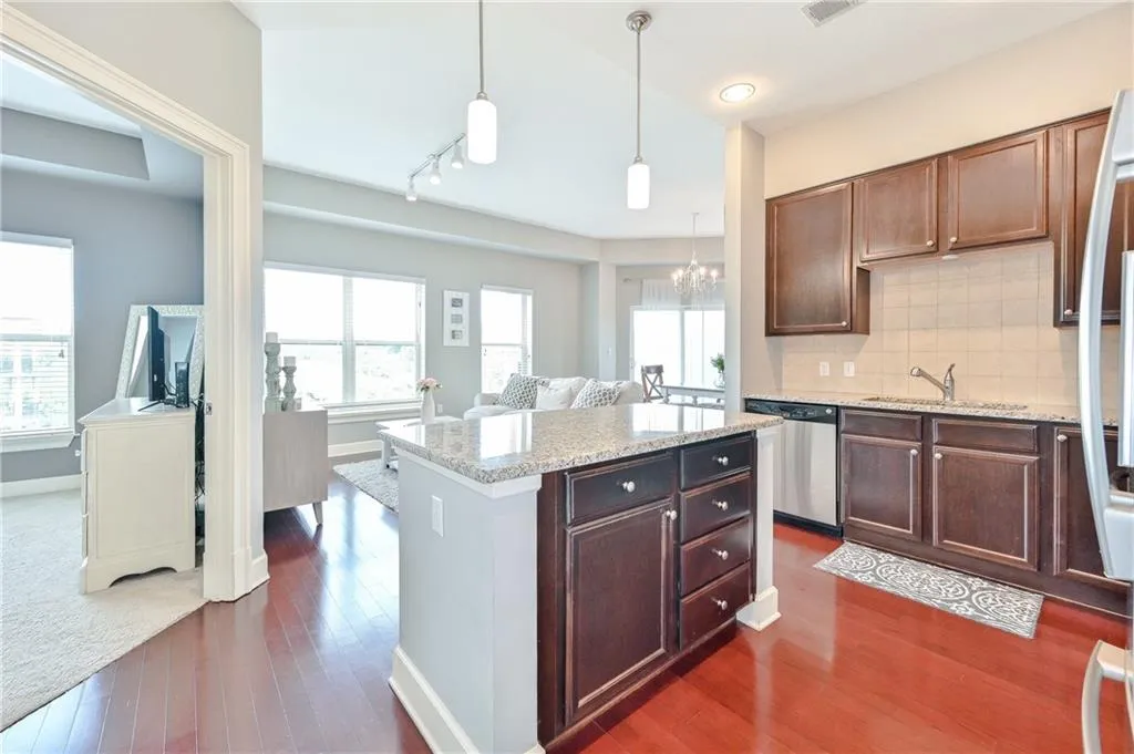 200 River Vista Drive Unit 702, Atlanta, Georgia 30339, 2 Bedrooms Bedrooms, ,2 BathroomsBathrooms,Residential,Sold,200 River Vista Drive Unit 702,6746701