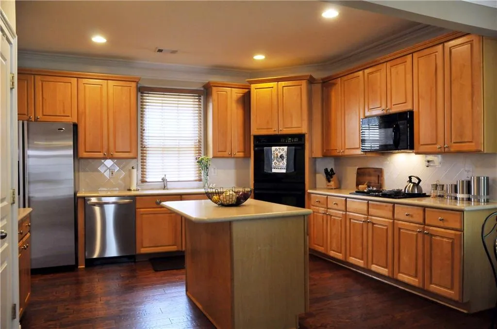 996 Pitts Road Unit I, Sandy Springs, Georgia 30350, 4 Bedrooms Bedrooms, ,3 BathroomsBathrooms,Residential,Sold,996 Pitts Road Unit I,5704962