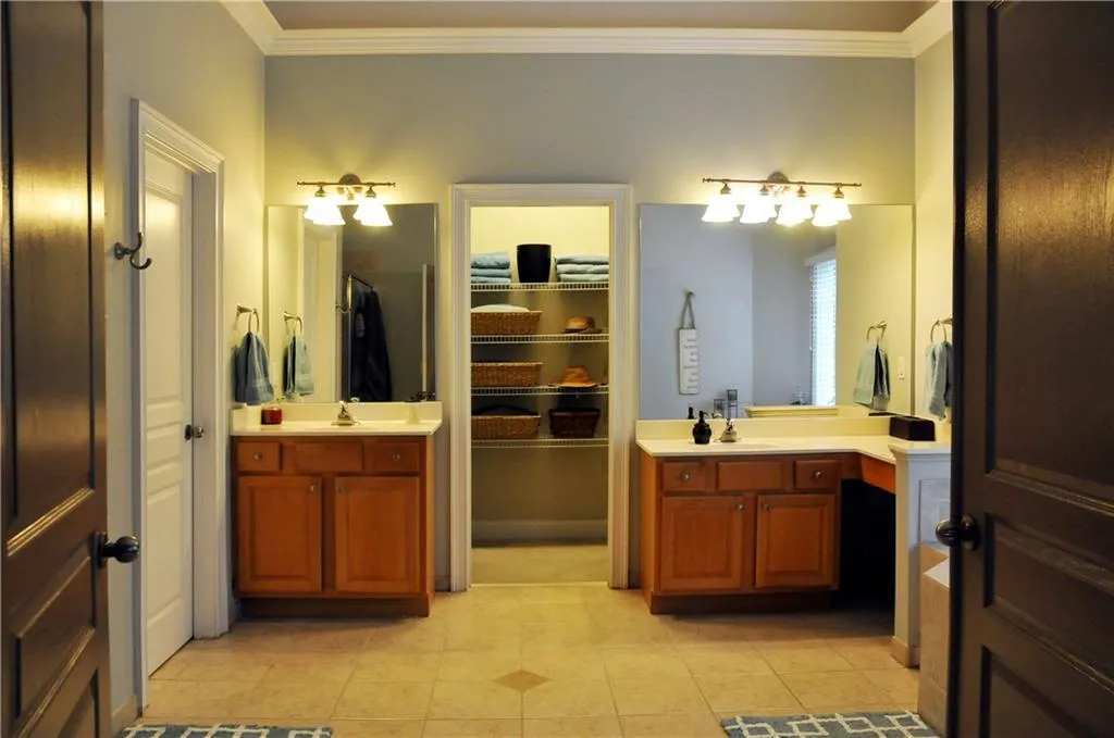 996 Pitts Road Unit I, Sandy Springs, Georgia 30350, 4 Bedrooms Bedrooms, ,3 BathroomsBathrooms,Residential,Sold,996 Pitts Road Unit I,5704962