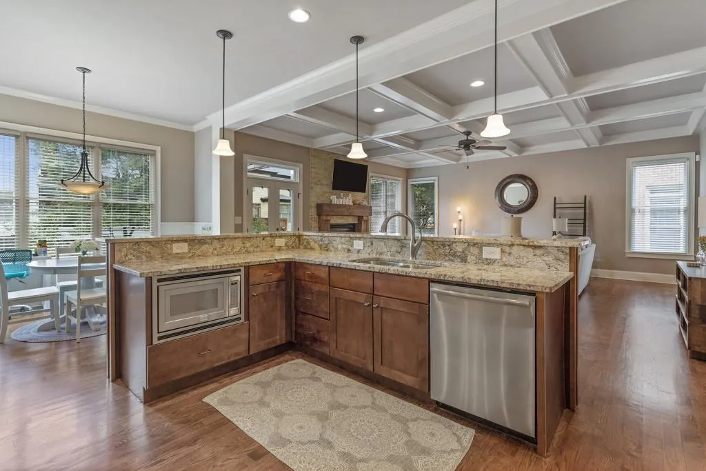 7968 Magnolia Square, Sandy Springs, Georgia 30350, 4 Bedrooms Bedrooms, ,3 BathroomsBathrooms,Residential,Sold,7968 Magnolia Square,6800080