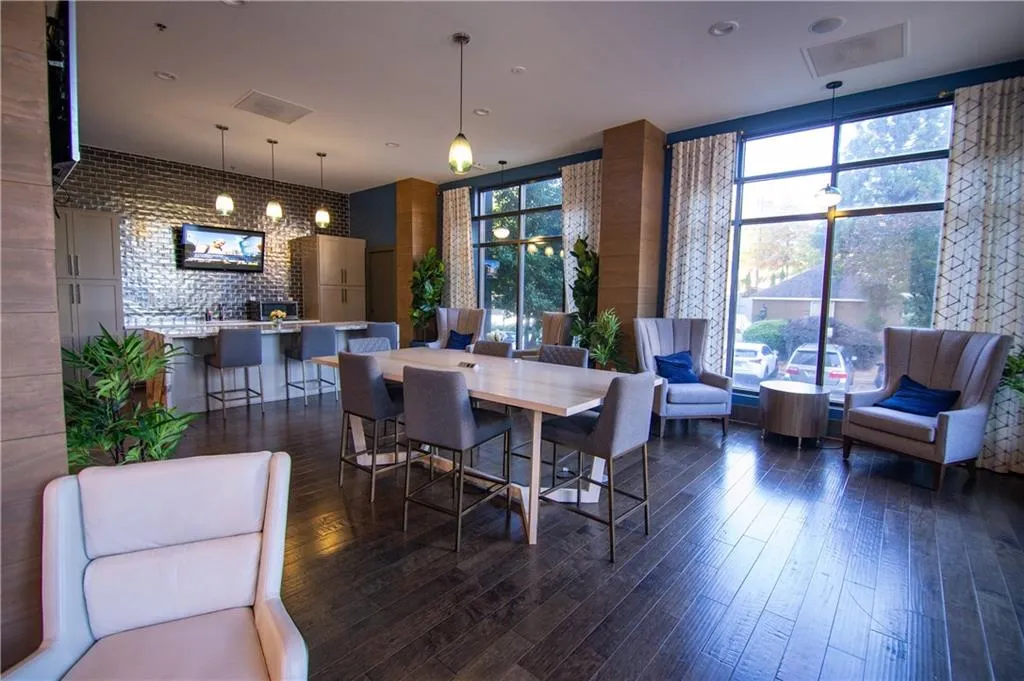 795 Hammond Drive Unit 609, Atlanta, Georgia 30328, 1 Bedroom Bedrooms, ,1 BathroomBathrooms,Residential,Sold,795 Hammond Drive Unit 609,6969401