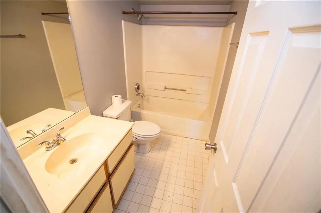 795 Hammond Drive Unit 609, Atlanta, Georgia 30328, 1 Bedroom Bedrooms, ,1 BathroomBathrooms,Residential,Sold,795 Hammond Drive Unit 609,6969401