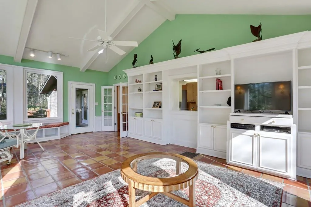 1185 Dunwoody Road, Sandy Springs, Georgia 30338, 5 Bedrooms Bedrooms, ,3 BathroomsBathrooms,Residential,Sold,1185 Dunwoody Road,5661304