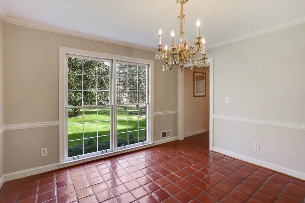 1185 Dunwoody Road, Sandy Springs, Georgia 30338, 5 Bedrooms Bedrooms, ,3 BathroomsBathrooms,Residential,Sold,1185 Dunwoody Road,5661304