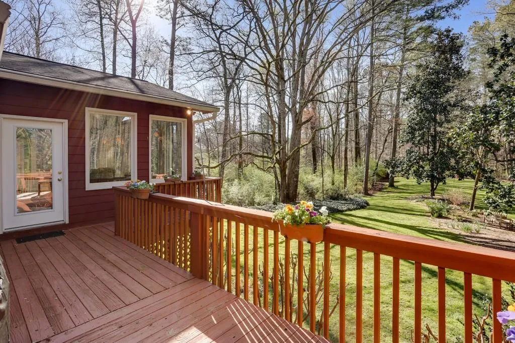 1185 Dunwoody Road, Sandy Springs, Georgia 30338, 5 Bedrooms Bedrooms, ,3 BathroomsBathrooms,Residential,Sold,1185 Dunwoody Road,5661304