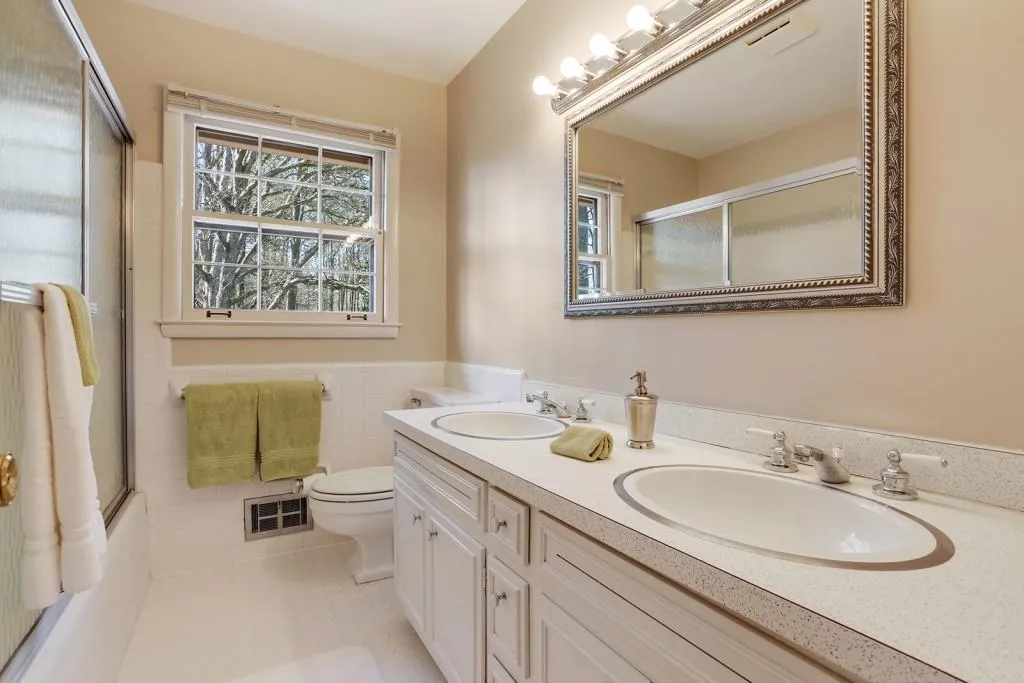 1185 Dunwoody Road, Sandy Springs, Georgia 30338, 5 Bedrooms Bedrooms, ,3 BathroomsBathrooms,Residential,Sold,1185 Dunwoody Road,5661304