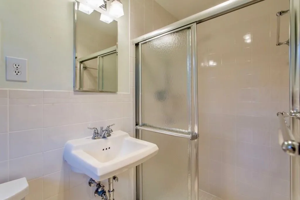 6715 Wright Road, Sandy Springs, Georgia 30328, 3 Bedrooms Bedrooms, ,2 BathroomsBathrooms,Residential,Sold,6715 Wright Road,6525695