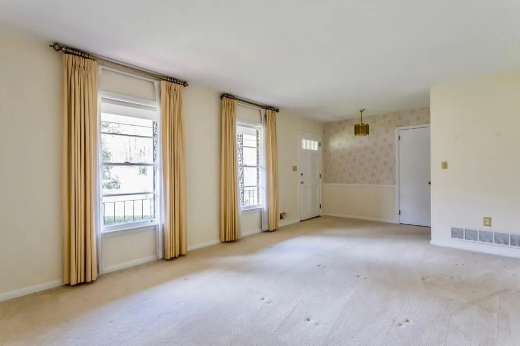 6715 Wright Road, Sandy Springs, Georgia 30328, 3 Bedrooms Bedrooms, ,2 BathroomsBathrooms,Residential,Sold,6715 Wright Road,6525695