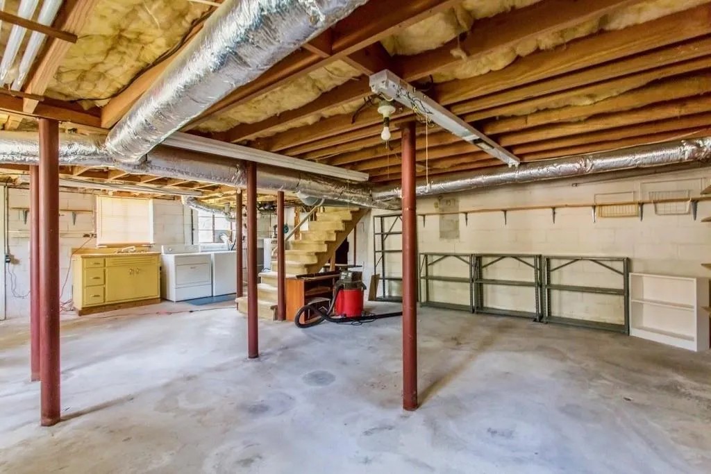 6715 Wright Road, Sandy Springs, Georgia 30328, 3 Bedrooms Bedrooms, ,2 BathroomsBathrooms,Residential,Sold,6715 Wright Road,6525695