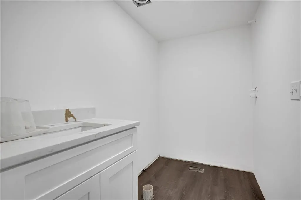 266 Colewood Way, Atlanta, Georgia 30328, 5 Bedrooms Bedrooms, ,2 BathroomsBathrooms,Residential,For Sale,266 Colewood Way,7632649