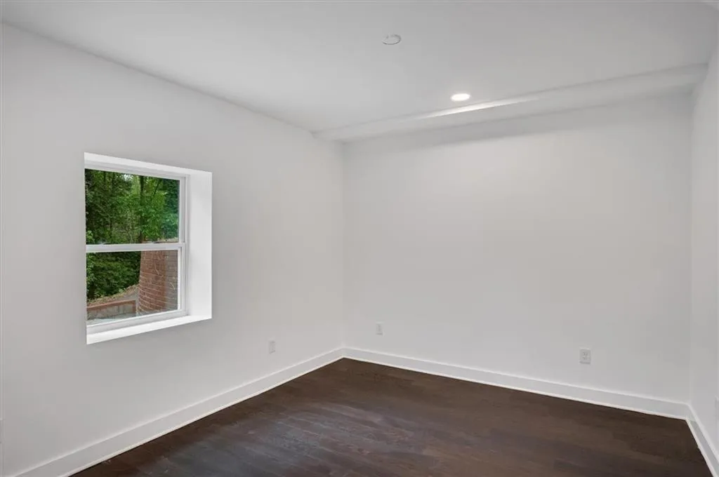 266 Colewood Way, Atlanta, Georgia 30328, 5 Bedrooms Bedrooms, ,2 BathroomsBathrooms,Residential,For Sale,266 Colewood Way,7632649