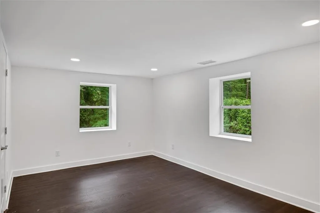 266 Colewood Way, Atlanta, Georgia 30328, 5 Bedrooms Bedrooms, ,2 BathroomsBathrooms,Residential,For Sale,266 Colewood Way,7632649