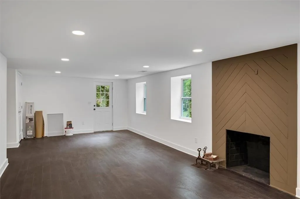 266 Colewood Way, Atlanta, Georgia 30328, 5 Bedrooms Bedrooms, ,2 BathroomsBathrooms,Residential,For Sale,266 Colewood Way,7632649