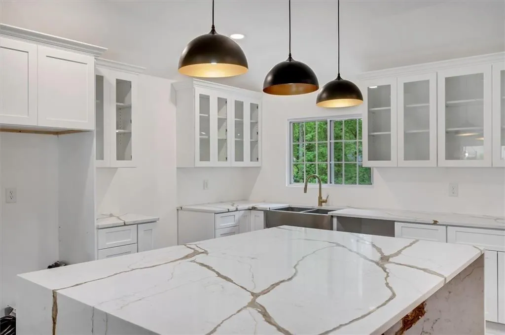 266 Colewood Way, Atlanta, Georgia 30328, 5 Bedrooms Bedrooms, ,2 BathroomsBathrooms,Residential,For Sale,266 Colewood Way,7632649