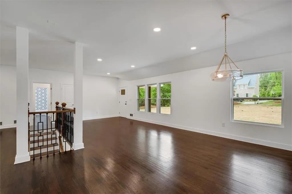266 Colewood Way, Atlanta, Georgia 30328, 5 Bedrooms Bedrooms, ,2 BathroomsBathrooms,Residential,For Sale,266 Colewood Way,7632649