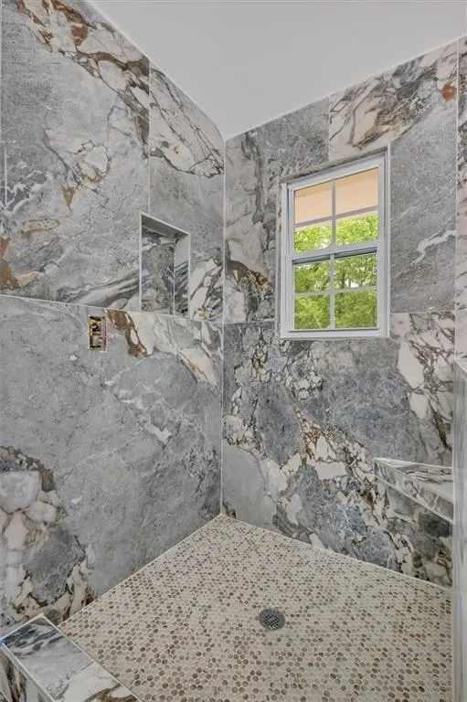 266 Colewood Way, Atlanta, Georgia 30328, 5 Bedrooms Bedrooms, ,2 BathroomsBathrooms,Residential,For Sale,266 Colewood Way,7632649
