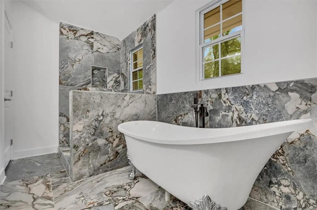 266 Colewood Way, Atlanta, Georgia 30328, 5 Bedrooms Bedrooms, ,2 BathroomsBathrooms,Residential,For Sale,266 Colewood Way,7632649