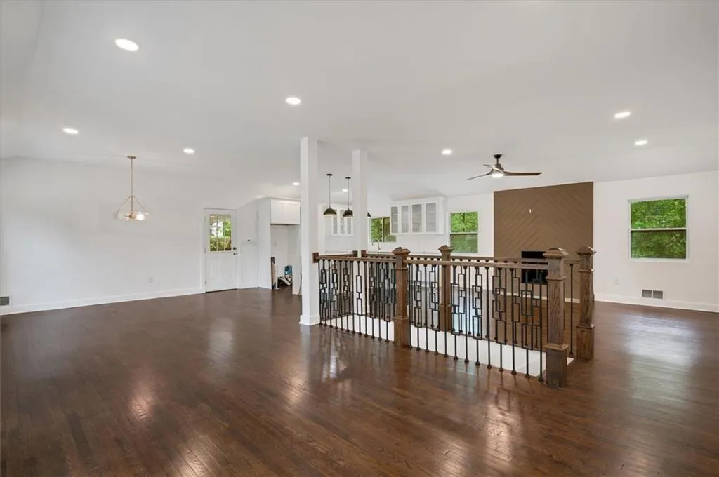 266 Colewood Way, Atlanta, Georgia 30328, 5 Bedrooms Bedrooms, ,2 BathroomsBathrooms,Residential,For Sale,266 Colewood Way,7632649