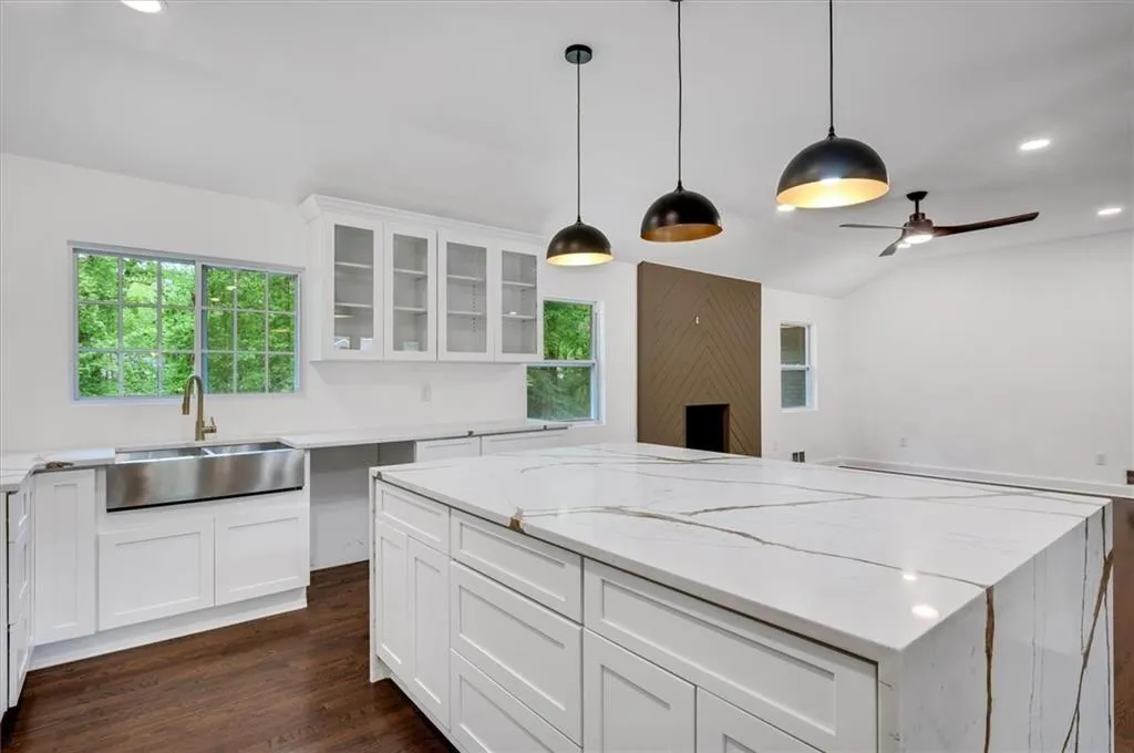 266 Colewood Way, Atlanta, Georgia 30328, 5 Bedrooms Bedrooms, ,2 BathroomsBathrooms,Residential,For Sale,266 Colewood Way,7632649