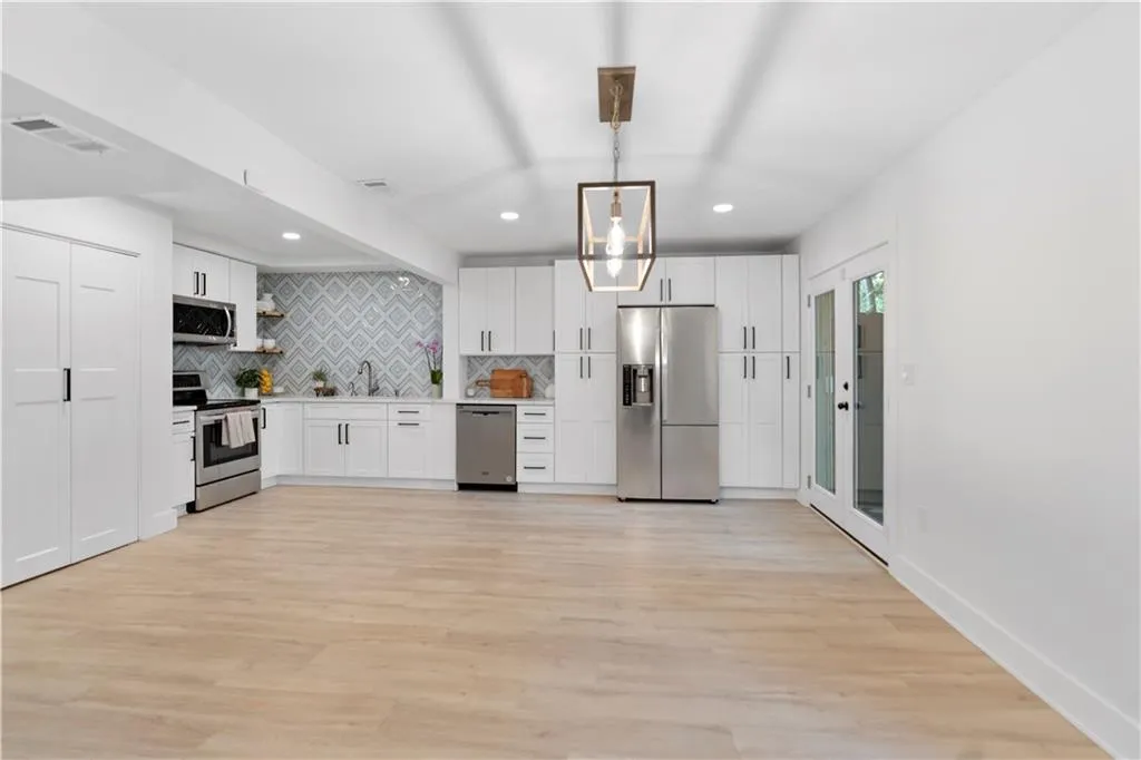 Kitchen & Living Space