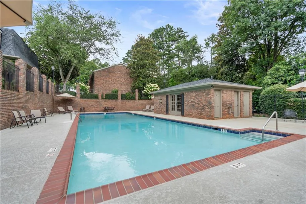 70 Old Ivy Road Ne Unit 35, Atlanta, Georgia 30342, 2 Bedrooms Bedrooms, ,2 BathroomsBathrooms,Residential,For Sale,70 Old Ivy Road Ne Unit 35,7613485