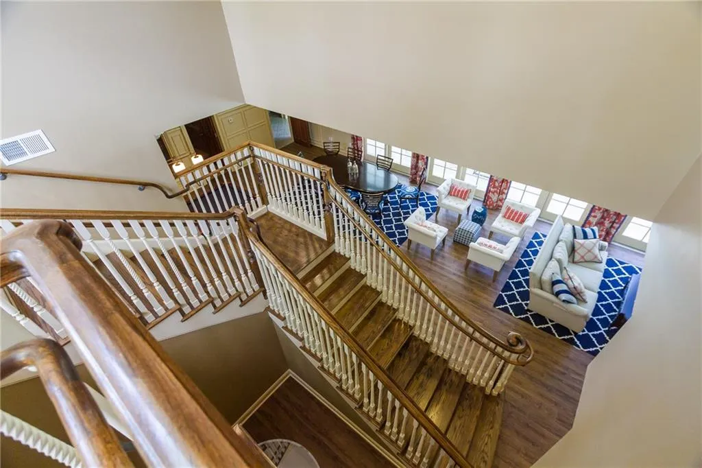 1123 Glenridge Place, Atlanta, Georgia 30342, 3 Bedrooms Bedrooms, ,2 BathroomsBathrooms,Residential,Sold,1123 Glenridge Place,5832111