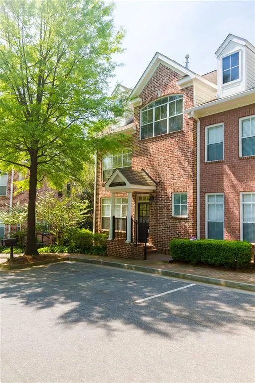 1123 Glenridge Place, Atlanta, Georgia 30342, 3 Bedrooms Bedrooms, ,2 BathroomsBathrooms,Residential,Sold,1123 Glenridge Place,5832111