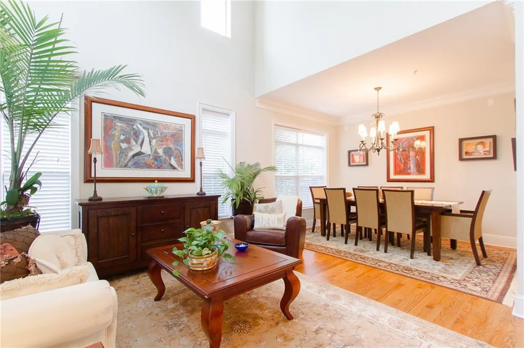 1123 Glenridge Place, Atlanta, Georgia 30342, 3 Bedrooms Bedrooms, ,2 BathroomsBathrooms,Residential,Sold,1123 Glenridge Place,5832111