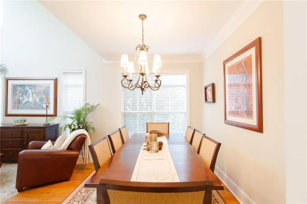 1123 Glenridge Place, Atlanta, Georgia 30342, 3 Bedrooms Bedrooms, ,2 BathroomsBathrooms,Residential,Sold,1123 Glenridge Place,5832111