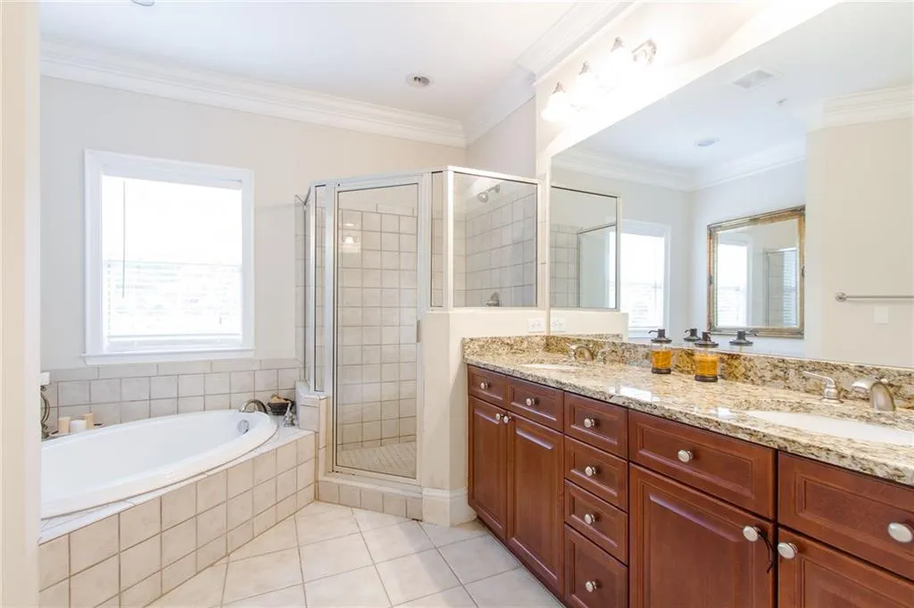 1123 Glenridge Place, Atlanta, Georgia 30342, 3 Bedrooms Bedrooms, ,2 BathroomsBathrooms,Residential,Sold,1123 Glenridge Place,5832111