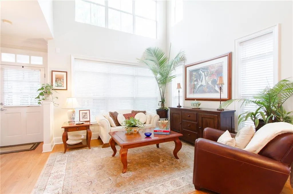 1123 Glenridge Place, Atlanta, Georgia 30342, 3 Bedrooms Bedrooms, ,2 BathroomsBathrooms,Residential,Sold,1123 Glenridge Place,5832111