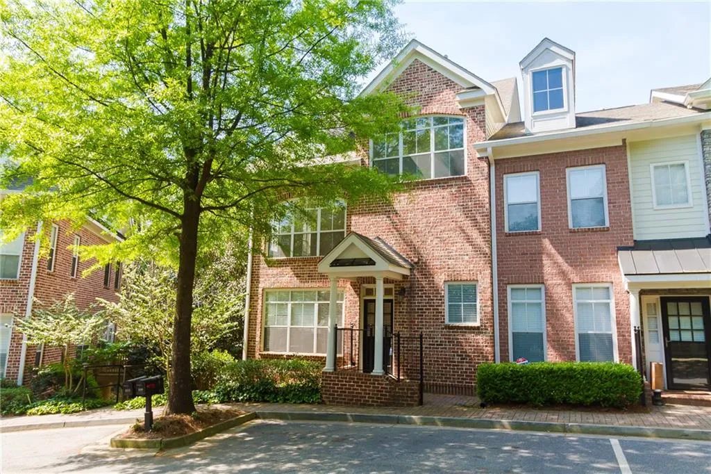 1123 Glenridge Place, Atlanta, Georgia 30342, 3 Bedrooms Bedrooms, ,2 BathroomsBathrooms,Residential,Sold,1123 Glenridge Place,5832111