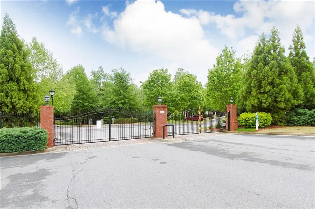 1123 Glenridge Place, Atlanta, Georgia 30342, 3 Bedrooms Bedrooms, ,2 BathroomsBathrooms,Residential,Sold,1123 Glenridge Place,5832111