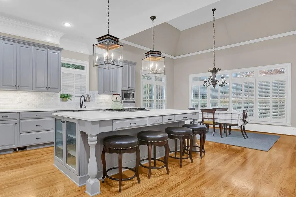 515 Glengate Cove, Sandy Springs, Georgia 30328, 5 Bedrooms Bedrooms, ,5 BathroomsBathrooms,Residential,Sold,515 Glengate Cove,7154415