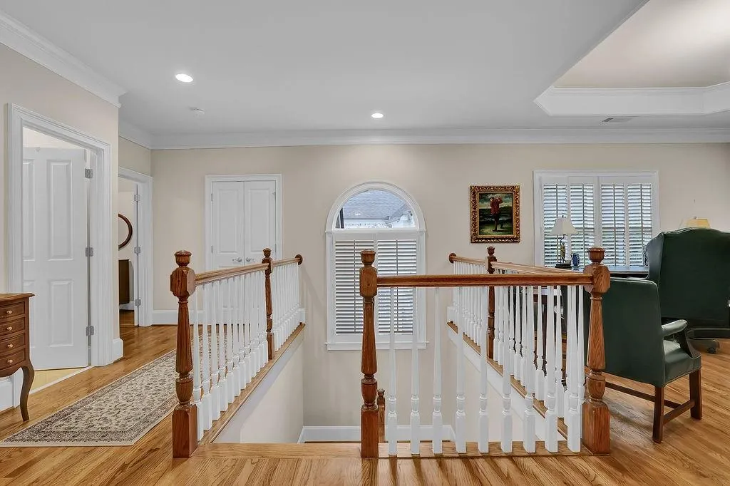 515 Glengate Cove, Sandy Springs, Georgia 30328, 5 Bedrooms Bedrooms, ,5 BathroomsBathrooms,Residential,Sold,515 Glengate Cove,7154415