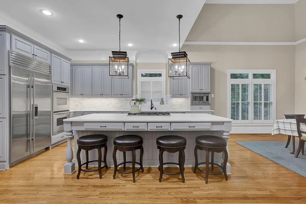 515 Glengate Cove, Sandy Springs, Georgia 30328, 5 Bedrooms Bedrooms, ,5 BathroomsBathrooms,Residential,Sold,515 Glengate Cove,7154415