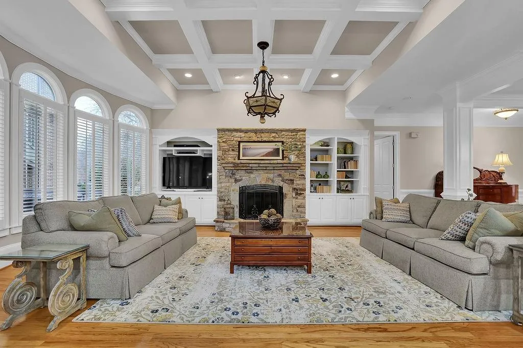 515 Glengate Cove, Sandy Springs, Georgia 30328, 5 Bedrooms Bedrooms, ,5 BathroomsBathrooms,Residential,Sold,515 Glengate Cove,7154415