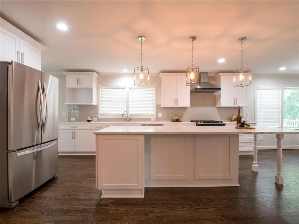 6718 Brandon Mill Road, Atlanta, Georgia 30328, 3 Bedrooms Bedrooms, ,3 BathroomsBathrooms,Residential,Sold,6718 Brandon Mill Road,5909676