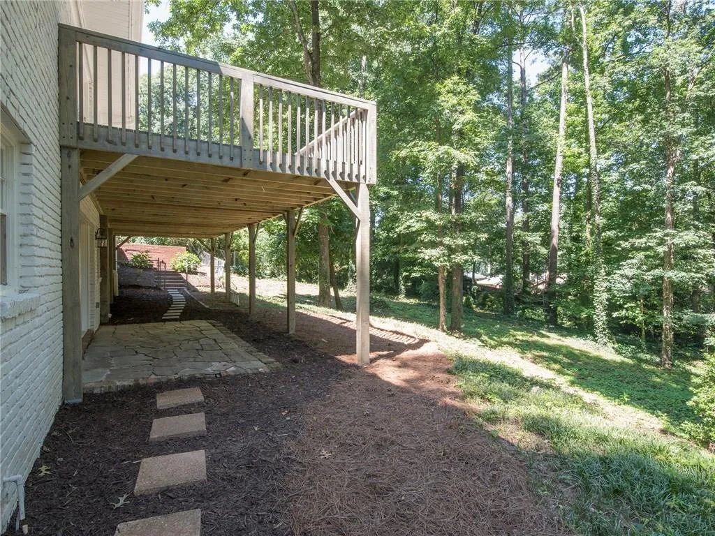 6718 Brandon Mill Road, Atlanta, Georgia 30328, 3 Bedrooms Bedrooms, ,3 BathroomsBathrooms,Residential,Sold,6718 Brandon Mill Road,5909676