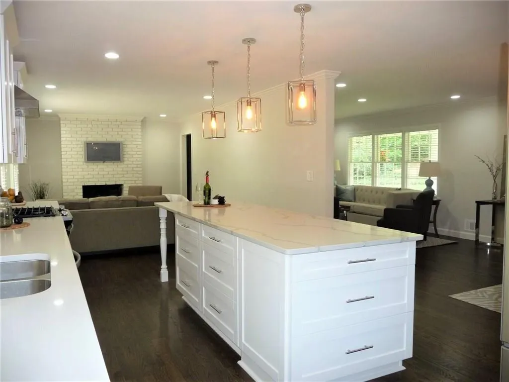 6718 Brandon Mill Road, Atlanta, Georgia 30328, 3 Bedrooms Bedrooms, ,3 BathroomsBathrooms,Residential,Sold,6718 Brandon Mill Road,5909676