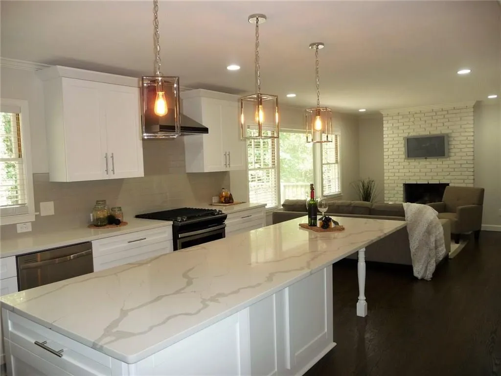 6718 Brandon Mill Road, Atlanta, Georgia 30328, 3 Bedrooms Bedrooms, ,3 BathroomsBathrooms,Residential,Sold,6718 Brandon Mill Road,5909676