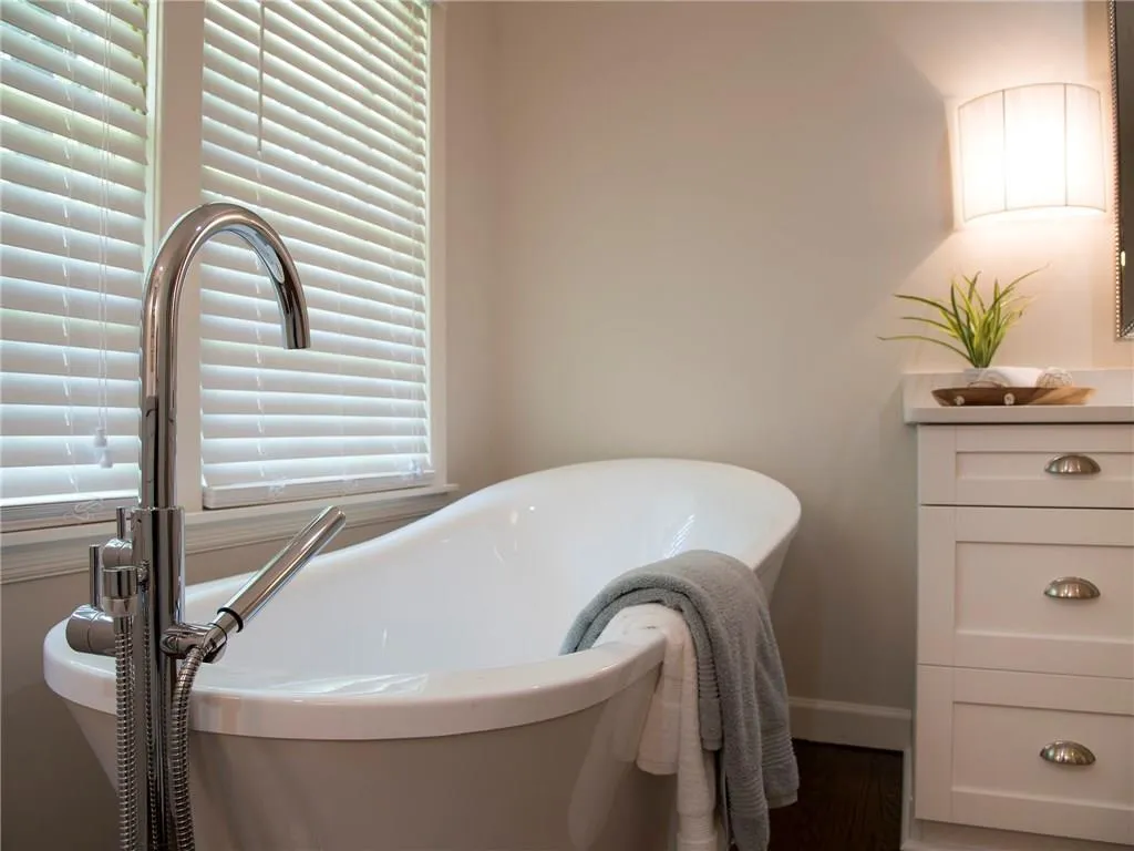 6718 Brandon Mill Road, Atlanta, Georgia 30328, 3 Bedrooms Bedrooms, ,3 BathroomsBathrooms,Residential,Sold,6718 Brandon Mill Road,5909676