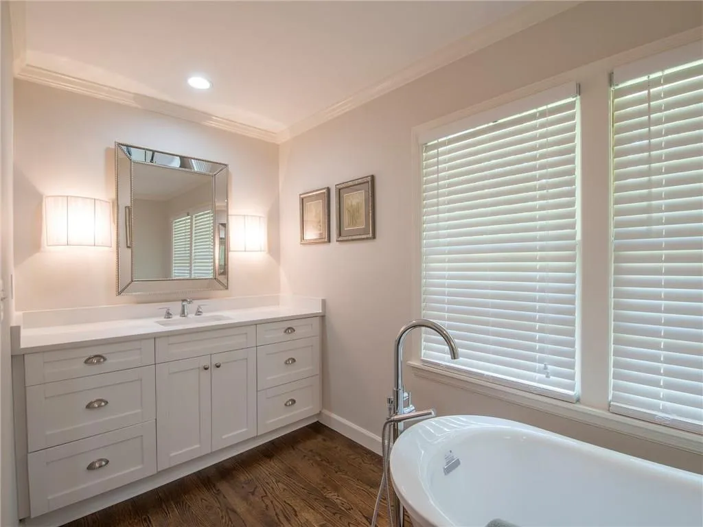 6718 Brandon Mill Road, Atlanta, Georgia 30328, 3 Bedrooms Bedrooms, ,3 BathroomsBathrooms,Residential,Sold,6718 Brandon Mill Road,5909676