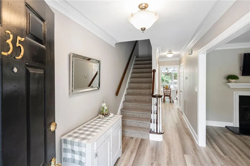 7500 Roswell Road Unit 35, Sandy Springs, Georgia 30350, 2 Bedrooms Bedrooms, ,2 BathroomsBathrooms,Residential,Sold,7500 Roswell Road Unit 35,7026116