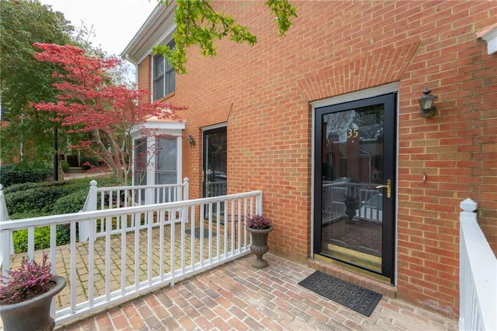 7500 Roswell Road Unit 35, Sandy Springs, Georgia 30350, 2 Bedrooms Bedrooms, ,2 BathroomsBathrooms,Residential,Sold,7500 Roswell Road Unit 35,7026116