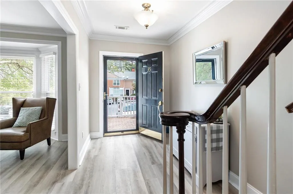 7500 Roswell Road Unit 35, Sandy Springs, Georgia 30350, 2 Bedrooms Bedrooms, ,2 BathroomsBathrooms,Residential,Sold,7500 Roswell Road Unit 35,7026116