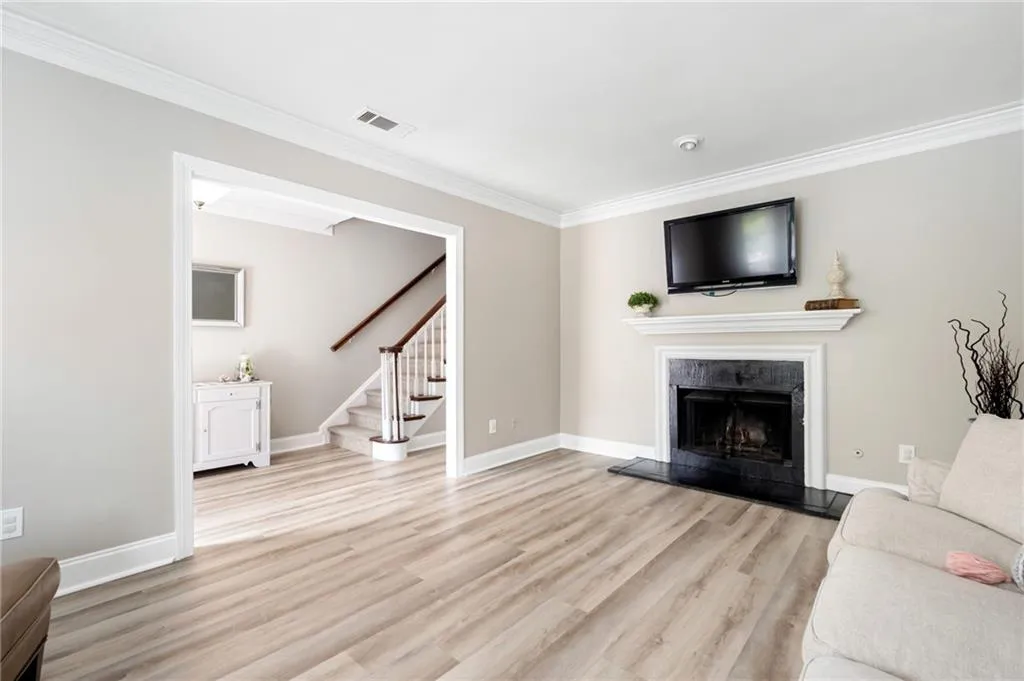 7500 Roswell Road Unit 35, Sandy Springs, Georgia 30350, 2 Bedrooms Bedrooms, ,2 BathroomsBathrooms,Residential,Sold,7500 Roswell Road Unit 35,7026116