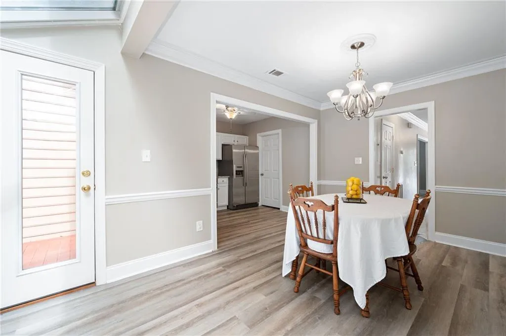 7500 Roswell Road Unit 35, Sandy Springs, Georgia 30350, 2 Bedrooms Bedrooms, ,2 BathroomsBathrooms,Residential,Sold,7500 Roswell Road Unit 35,7026116