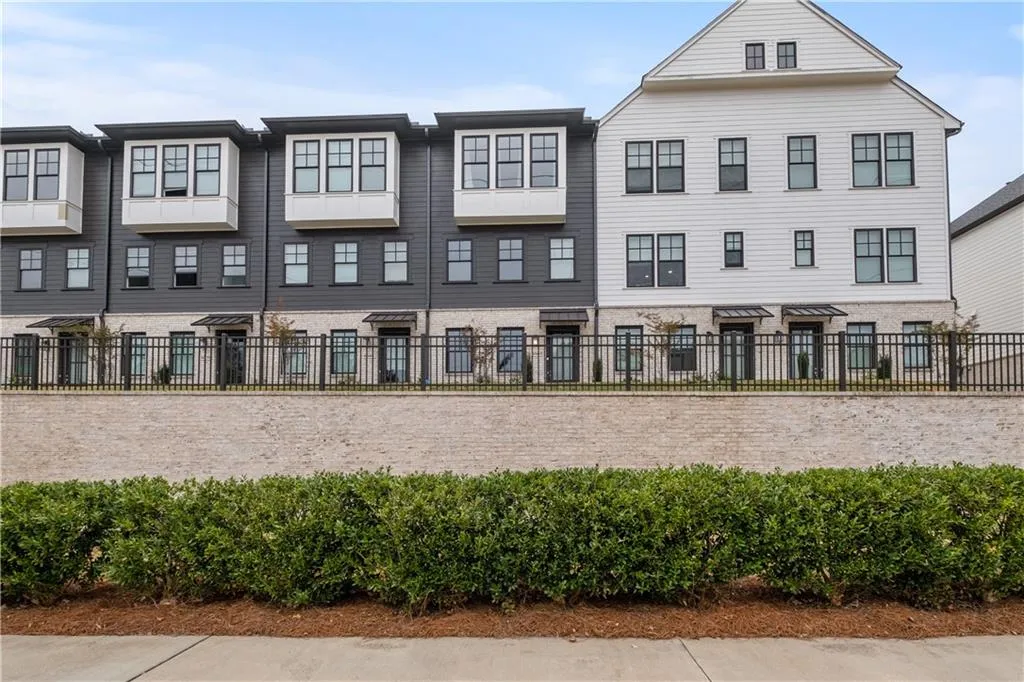 6562 Beacon Drive Unit 358, Sandy Springs, Georgia 30328, 3 Bedrooms Bedrooms, ,3 BathroomsBathrooms,Residential,Sold,6562 Beacon Drive Unit 358,7168292